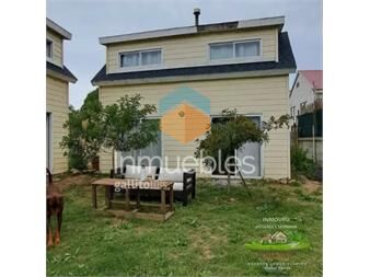 https://www.gallito.com.uy/venta-de-complejo-con-2-casas-de-2-pisos-y-1-casa-inmuebles-27003673