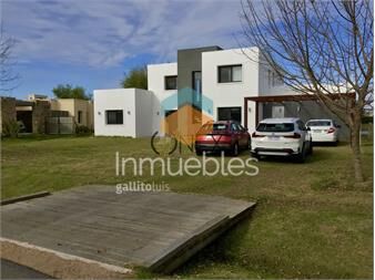 https://www.gallito.com.uy/casa-en-barrios-privados-viã±edos-de-la-tahona-inmuebles-27398342