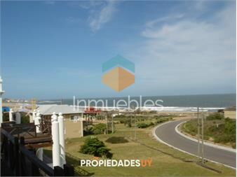 https://www.gallito.com.uy/amplia-casa-a-metros-de-la-playa-montoya-inmuebles-26257351