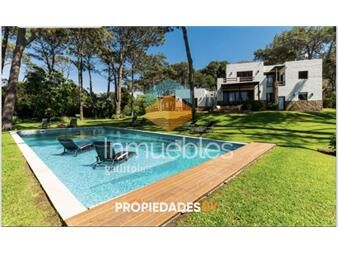 https://www.gallito.com.uy/excelente-casa-de-5-dormitorios-mas-dependencia-y-inmuebles-26444755