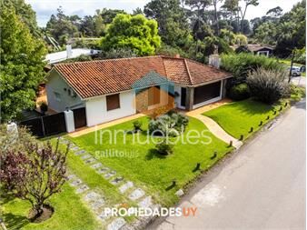 https://www.gallito.com.uy/casa-en-venta-3-dormitorios-con-piscina-inmuebles-27406439