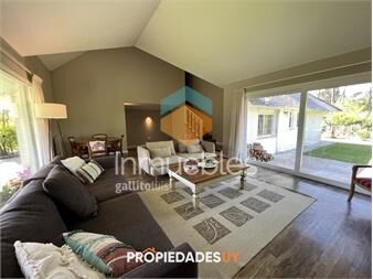 https://www.gallito.com.uy/espectacular-casa-en-parada-8-de-playa-mansa-inmuebles-25522799