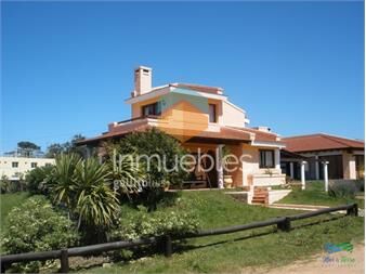 https://www.gallito.com.uy/estupenda-esquina-vista-al-mar-en-lote-de-doble-inmuebles-27410026