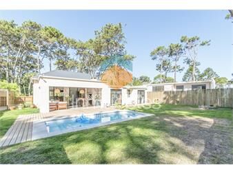 https://www.gallito.com.uy/casa-de-4-dormitorios-en-san-rafael-punta-del-inmuebles-24631033