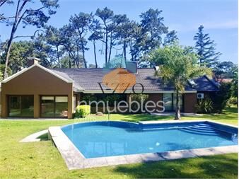 https://www.gallito.com.uy/excelente-casa-de-4-dormitorios-piscina-y-en-san-inmuebles-25588112