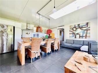 https://www.gallito.com.uy/moderna-casa-de-2-dormitorios-piscina-y-en-la-e-inmuebles-27240273
