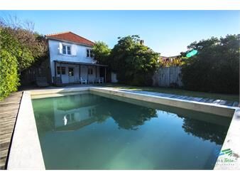 https://www.gallito.com.uy/alquiler-anual-excelente-casa-de-4-dormitorios-con-piscina-inmuebles-27382546