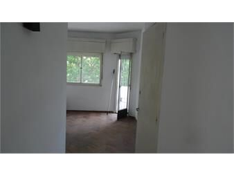 https://www.gallito.com.uy/casa-de-altos-en-venta-en-pedro-vidal-y-monte-caseros-con-inmuebles-27437911