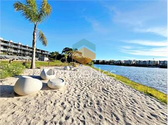 https://www.gallito.com.uy/venta-de-apartamento-2-dormitorios-con-lago-en-carrasco-es-inmuebles-25268527