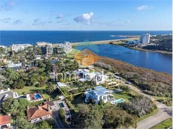 https://www.gallito.com.uy/casa-en-venta-en-laguna-del-diario-punta-del-inmuebles-27438409