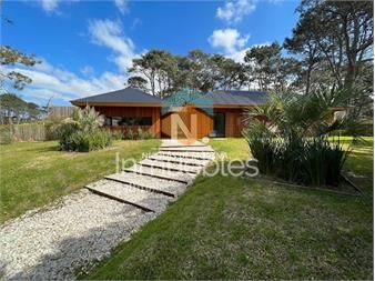 https://www.gallito.com.uy/venta-de-casa-de-4-dormitorios-en-pinar-del-faro-inmuebles-27388322