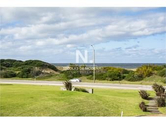 https://web5.gallito.com.uy/vende-espectacular-apartamento-en-brava-de-3-inmuebles-25397638
