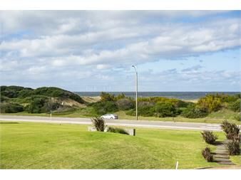https://www.gallito.com.uy/vende-espectacular-apartamento-en-brava-de-3-dormitorios-inmuebles-26089761