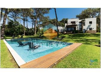 https://www.gallito.com.uy/excelente-casa-de-5-dormitorios-mas-dependencia-y-inmuebles-27454195