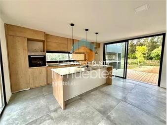 https://www.gallito.com.uy/hermoso-proyecto-bosques-del-tesoro-inmuebles-25598287