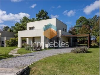 https://www.gallito.com.uy/casa-de-3-dormitorios-en-viñedos-de-la-tahona-inmuebles-27478181