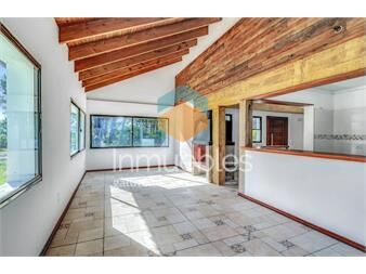 https://www.gallito.com.uy/venta-de-casa-en-punta-del-este-club-del-lago-inmuebles-27448654