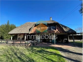 https://www.gallito.com.uy/casa-de-4-dormitorios-y-3-baã±os-con-piscina-en-inmuebles-27484989