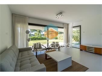 https://www.gallito.com.uy/apartamento-de-2-dormitorios-en-crystal-views-inmuebles-25234152