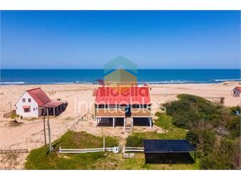 https://www.gallito.com.uy/venta-de-casa-en-primera-linea-al-mar-punta-del-inmuebles-26208573