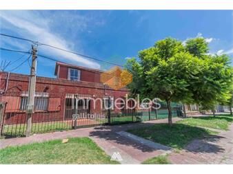 https://www.gallito.com.uy/venta-casa-2-pisos-3-d-con-piscina-en-larrañaga-inmuebles-27183767