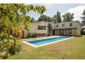 https://www.gallito.com.uy/venta-hermosa-casa-en-barrio-privado-3-servicio-inmuebles-23564487