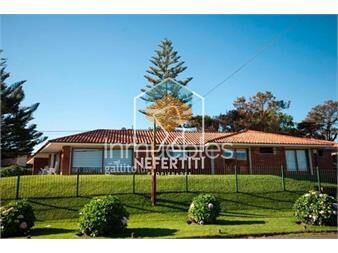 https://www.gallito.com.uy/excelente-casa-4-dormitorios-y-piscina-100-m-del-inmuebles-24614442