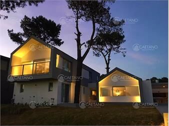 https://www.gallito.com.uy/venta-casa-5-dormitorios-josã©-ignacio-inmuebles-24417961