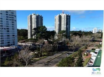 https://www.gallito.com.uy/en-alquiler-av-roosevelt-edificio-con-inmuebles-22537560