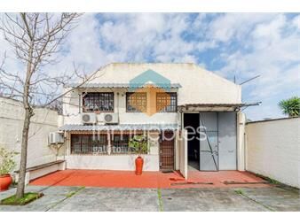 https://web5.gallito.com.uy/venta-local-galpon-deposito-aires-puros-1274-mts-con-salid-inmuebles-26096812