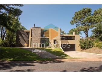https://www.gallito.com.uy/barrio-privado-la-residence-imponente-casa-en-inmuebles-27539958
