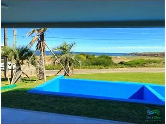 https://www.gallito.com.uy/venta-de-apartamento-esquinero-en-complejo-syrah-inmuebles-25716400