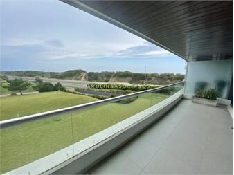 https://www.gallito.com.uy/apartamento-en-venta-de-3-dormitorios-en-playa-inmuebles-24240677
