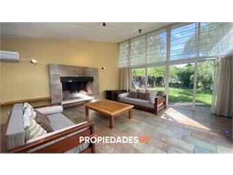 https://www.gallito.com.uy/casa-en-venta-a-3-cuadras-de-playa-mansa-inmuebles-20611052