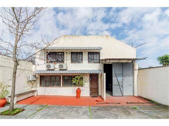 https://www.gallito.com.uy/venta-local-galpon-deposito-aires-puros-1274-mts-con-salid-inmuebles-26096812