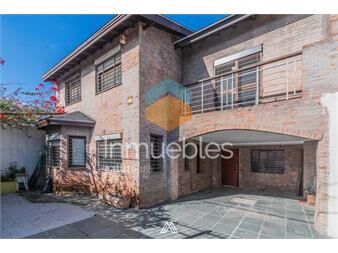 https://www.gallito.com.uy/venta-de-gran-casa-centrica-de-3-dormitorios-pando-inmuebles-27548496