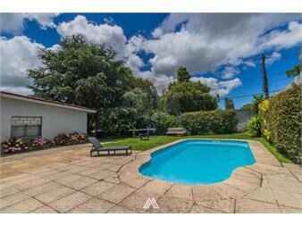 https://web5.gallito.com.uy/venta-casa-4-dorm-piscina-y-barb-carrassco-norte-inmuebles-27552756