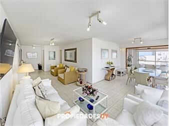 https://www.gallito.com.uy/departamento-2-dormitorios-peninsula-punta-del-inmuebles-27426565