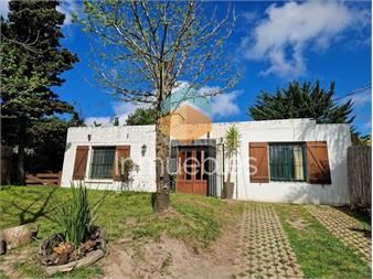 https://www.gallito.com.uy/a-pasos-de-la-playa-del-pinar-inmuebles-27553660