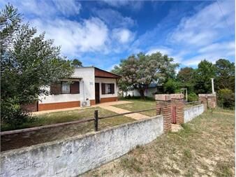 https://web5.gallito.com.uy/venta-casa-con-2-dormitorios-en-bello-horizonte-inmuebles-27553677