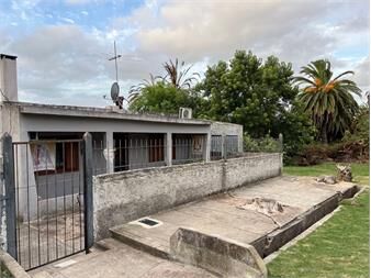 https://www.gallito.com.uy/venta-casa-2-dormitorios-garage-santiago-vazquez-inmuebles-26117242