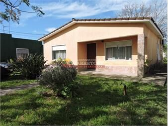 https://www.gallito.com.uy/casa-en-los-cerrillos-3-dorm-mas-de-800m2-de-inmuebles-24490924