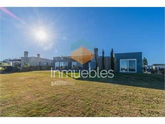 https://www.gallito.com.uy/venta-casa-mirador-tres-dorm-y-servicio-completo-inmuebles-27565019