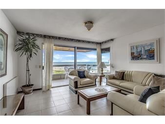 https://www.gallito.com.uy/departamento-en-venta-frente-al-mar-parada-1-mansa-inmuebles-27524679