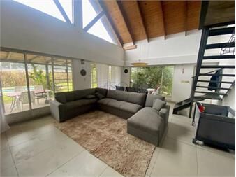 https://www.gallito.com.uy/venta-casa-4-dormitorios-y-piscina-parque-del-plata-sur-inmuebles-27514068