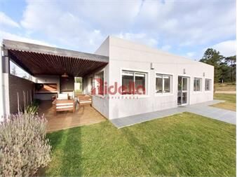 https://www.gallito.com.uy/casa-salã³n-de-eventos-inmuebles-27392117