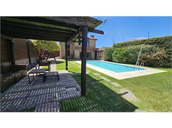 https://www.gallito.com.uy/2-casas-en-venta-5-dormitorios-piscina-inmuebles-26907126