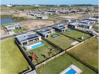 https://web5.gallito.com.uy/venta-de-terreno-en-barrio-privado-la-juana-inmuebles-27118128
