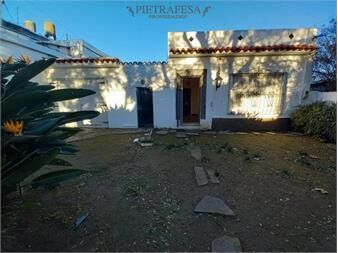 https://www.gallito.com.uy/casa-a-reciclar-en-venta-1-dormitorio-1-baã±o-y-inmuebles-27565486