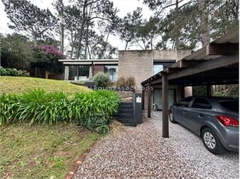 https://www.gallito.com.uy/vende-casa-muy-linda-en-pinares-punta-del-este-inmuebles-25985076